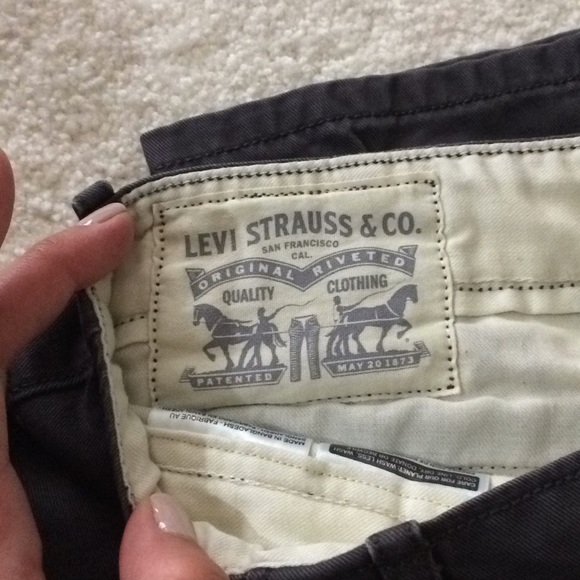 NWOT men’s grey Levi’s - Picture 2 of 3